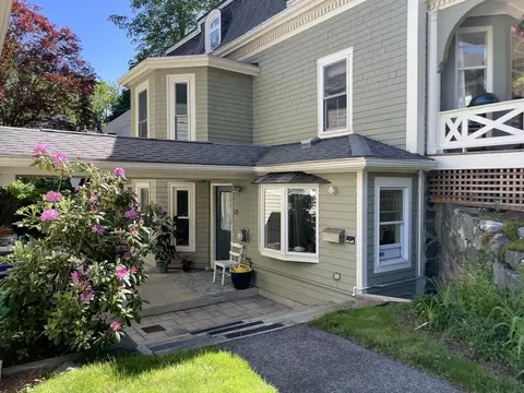 125 Charlesbank Rd #125, Newton, MA 02458