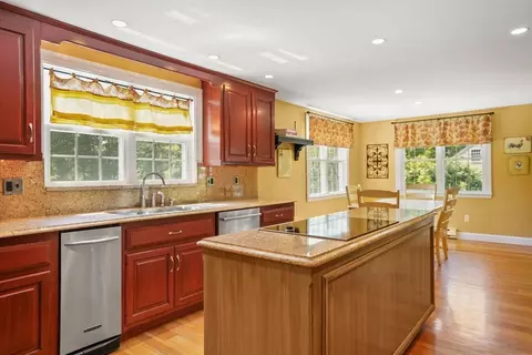 8 Sherbrooke Dr, Dover, MA 02030 photo 14