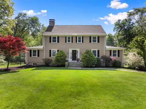 8 Sherbrooke Dr, Dover, MA 02030 photo 2