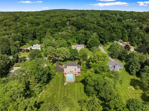8 Sherbrooke Dr, Dover, MA 02030 photo 3