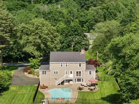 8 Sherbrooke Dr, Dover, MA 02030 photo 6