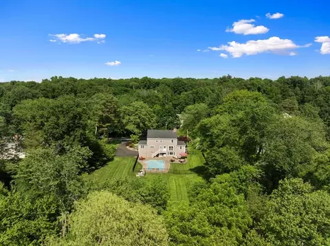 8 Sherbrooke Dr, Dover, MA 02030 photo 5