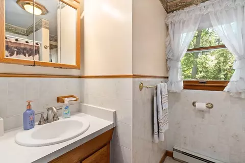 Bath - 14 Pomeroy St, Easthampton, MA 01027 photo 2 of 2