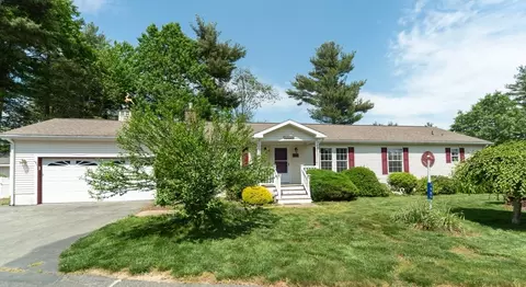 7909 Oak Point Dr, Middleboro, MA 02346