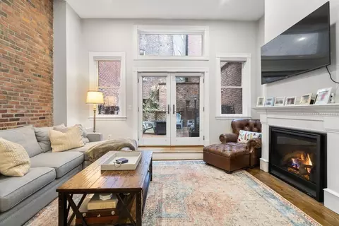 290 North St #1, Boston, MA 02113