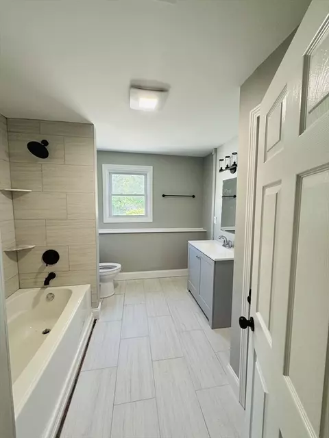 403 1-4 Ne Main St, Douglas, MA 01516 photo 9