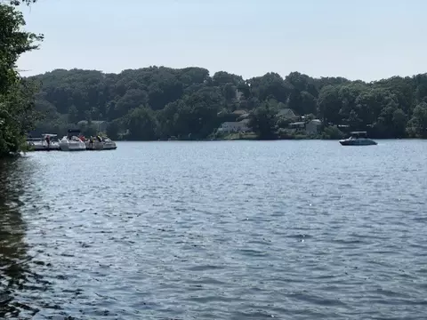 24 Tamarack Ln, Shrewsbury, MA 01545
