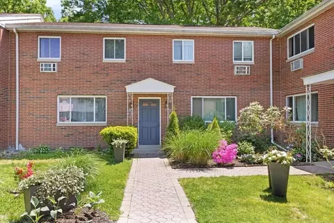 195 Bishop Dr #195, Framingham, MA 01702