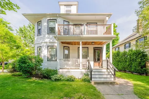 61 Pine St, Belmont, MA 02478