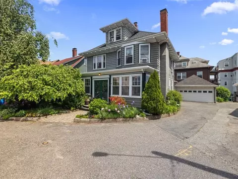 8 Gray Cir, Lynn, MA 01902