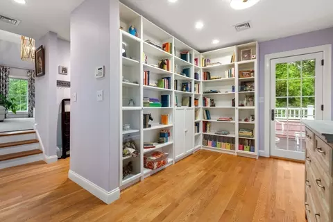 24 Mohawk Rd, Arlington, MA 02474 photo 18