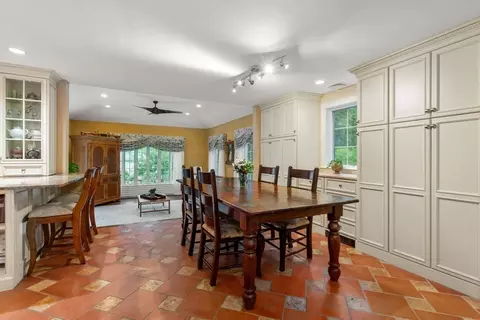 24 Mohawk Rd, Arlington, MA 02474 photo 5