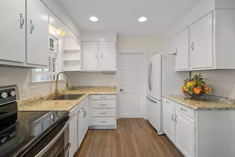 Kitchen - 24 Everett St, Plainville, MA 02762 photo 2 of 3