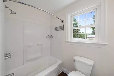 Bath - 24 Everett St, Plainville, MA 02762 photo 2 of 3