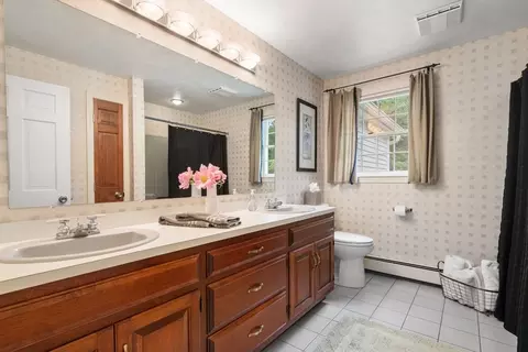 Bath - 40 Bubbling Brook Rd, Walpole, MA 02081 photo 4 of 5