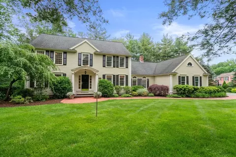 40 Bubbling Brook Rd, Walpole, MA 02081