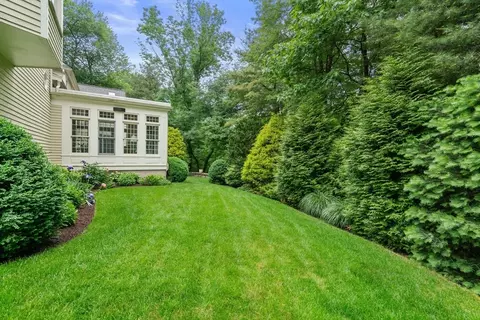 Exterior - 40 Bubbling Brook Rd, Walpole, MA 02081 photo 8 of 9