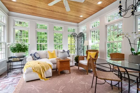 Exterior - 40 Bubbling Brook Rd, Walpole, MA 02081 photo 5 of 9