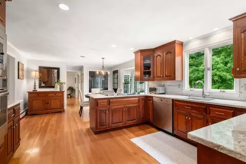 Kitchen - 40 Bubbling Brook Rd, Walpole, MA 02081 photo 3 of 3