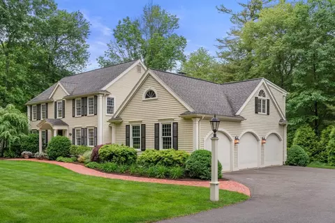 Exterior - 40 Bubbling Brook Rd, Walpole, MA 02081 photo 3 of 9