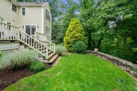 Exterior - 40 Bubbling Brook Rd, Walpole, MA 02081 photo 9 of 9