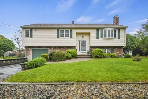 7 Kittery St, Worcester, MA 01604