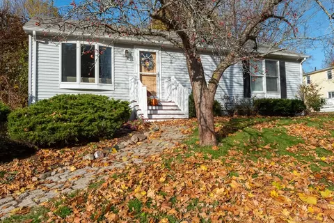5 Day Ave, Hamilton, MA 01982