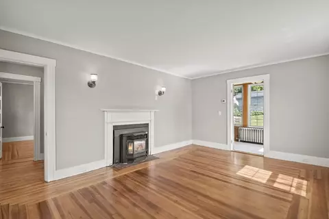 40 E Main St, Webster, MA 01570 photo 3