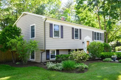Exterior - 39 Barouche Dr, Marshfield, MA 02050 photo 3 of 10