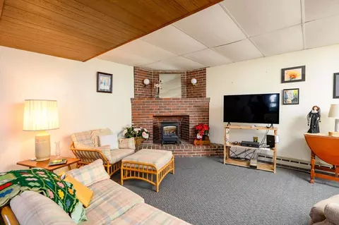 Living - 39 Barouche Dr, Marshfield, MA 02050 photo 5 of 5