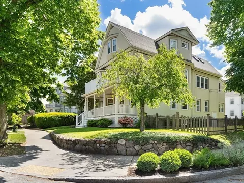 16 Orvis Rd #1, Arlington, MA 02474