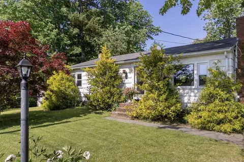 13 Lake St, Kingston, MA 02364