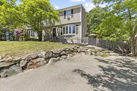 8 Pleasant View Park #8, Rockland, MA 02370