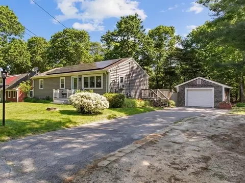 24 Woodbine Dr, Plymouth, MA 02360