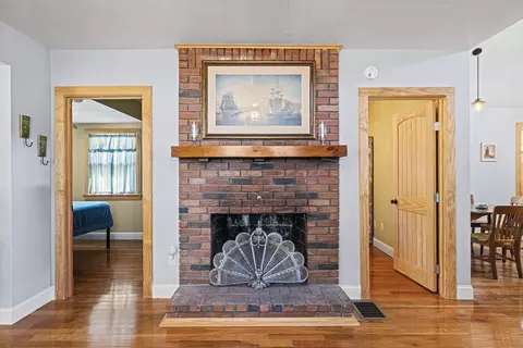 Entry Way - 5 Meade St, Wareham, MA 02571 photo 1 of 1