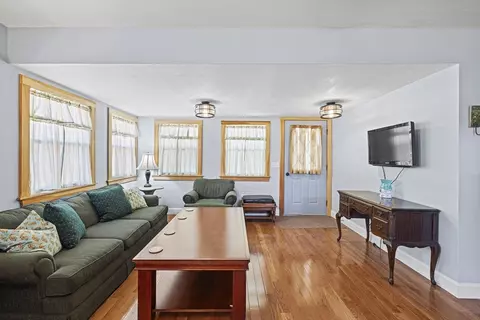 Living - 5 Meade St, Wareham, MA 02571 photo 3 of 4