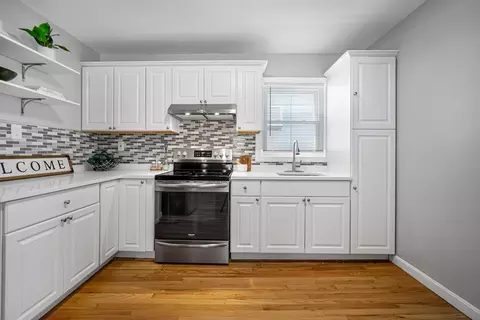 156 Florence St, Springfield, MA 01105 photo 8
