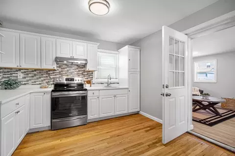 156 Florence St, Springfield, MA 01105 photo 12
