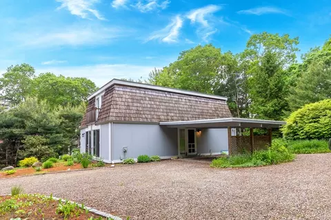 31 Periwinkle Ln, Mashpee, MA 02649 photo 2