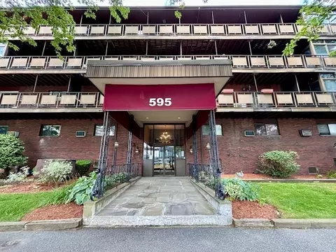 595 Revere Beach Pkwy #40, Revere, MA 02151