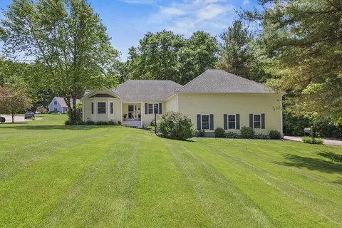 2 Pauls Dr, Spencer, MA 01562