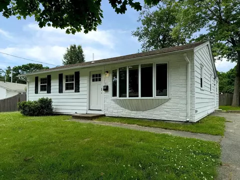 95 Josh Gray Rd, Rockland, MA 02370
