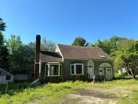 693 Orleans, Chatham, MA 02650