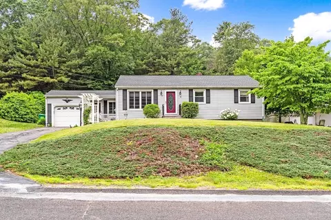 16 Pine Grove Cir, Uxbridge, MA 01569