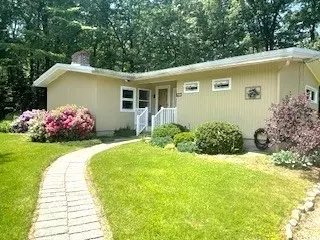 251 Theresa St, Fitchburg, MA 01420