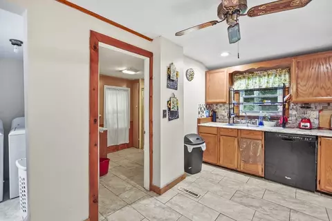 17 Forkey Ave, Worcester, MA 01603 photo 8
