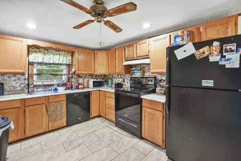 17 Forkey Ave, Worcester, MA 01603 photo 3