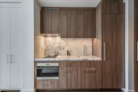 430 Stuart #1609, Boston, MA 02116