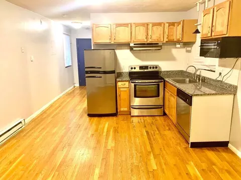 59 Salem St # R, Boston, MA 02113
