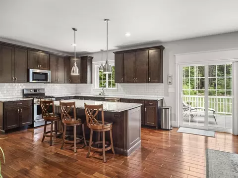 19 Margaret St, Acushnet, MA 02743 photo 5